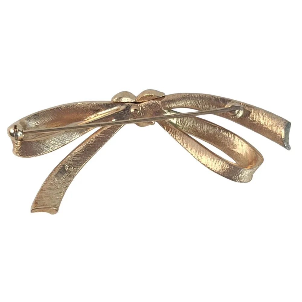 Vintage Trifari Brushed Gold Tone Bow Brooch Pin Signed